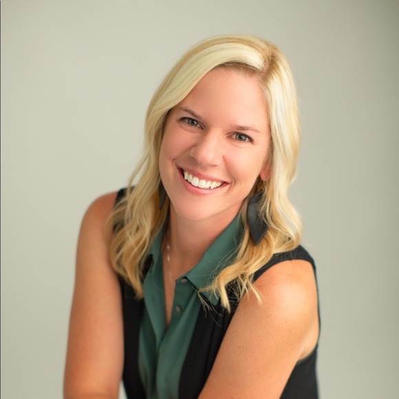 Meet your Posher, Julia - Picture 1 of 6